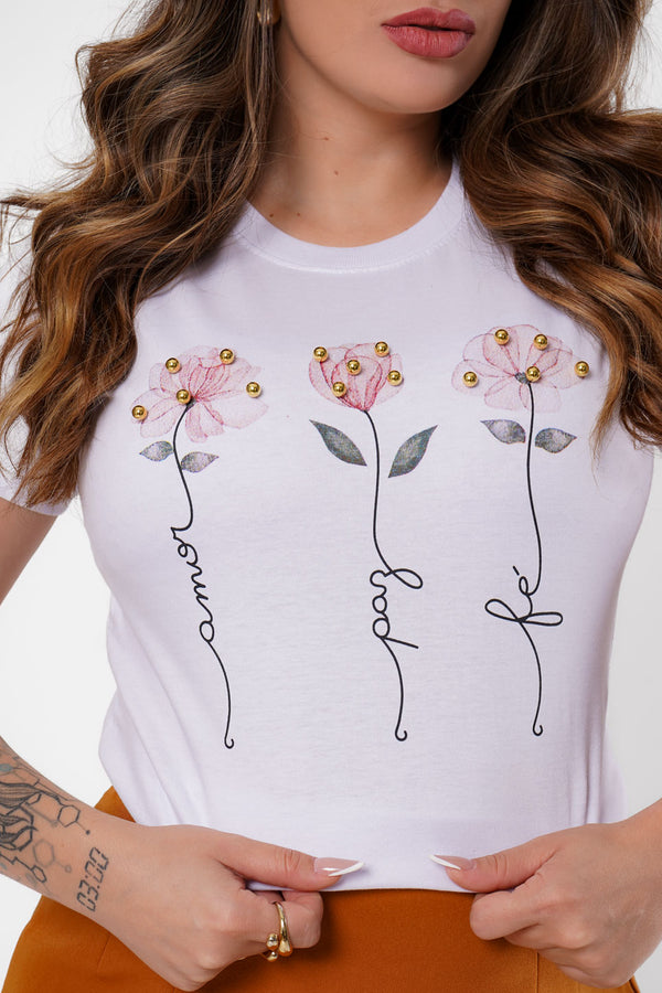 Camiseta Feminina Branca Flores Pérolas Amor Paz Fé