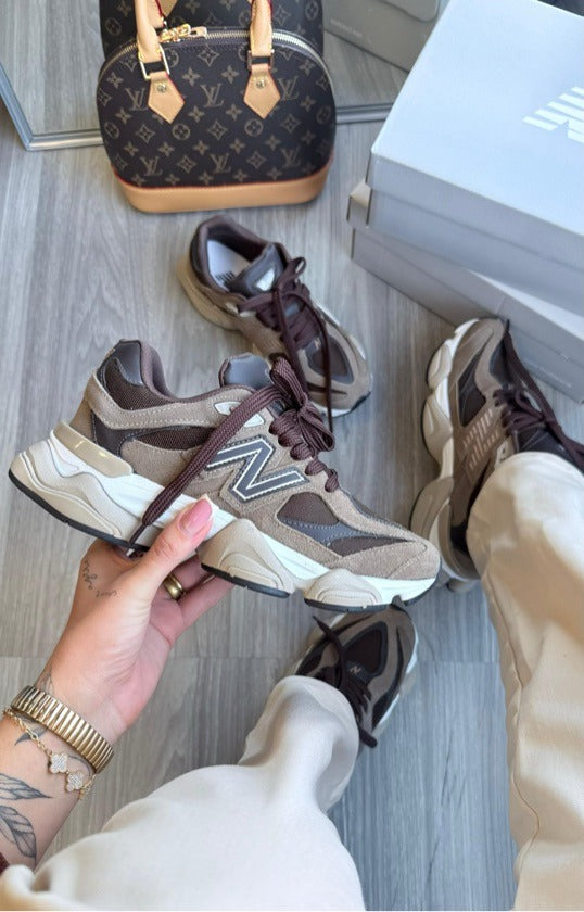 New Balance 9060 Chololate em Couro Legítimo