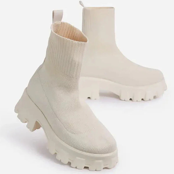 Bota Feminina com Plataforma Cano Curto (Promoção de Inverno 2025)