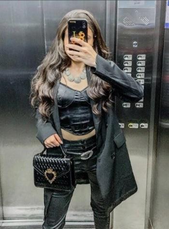 Cropped de Cetim com Bainha Curvada Preto - Mariom Fashion